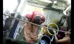 20 বছর বয়সী বাংলাচুদাচুদি দাও কুক্কুট সযত্নে তার প্রেমিক থেকে শিশ্ন