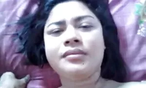 বাঁড়ার বাংলা চুদাচুদি ভিডিও সরাসরি রস খাবার