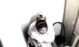 স্বামী ও স্ত্রী, কারিনার চুদা চুদি